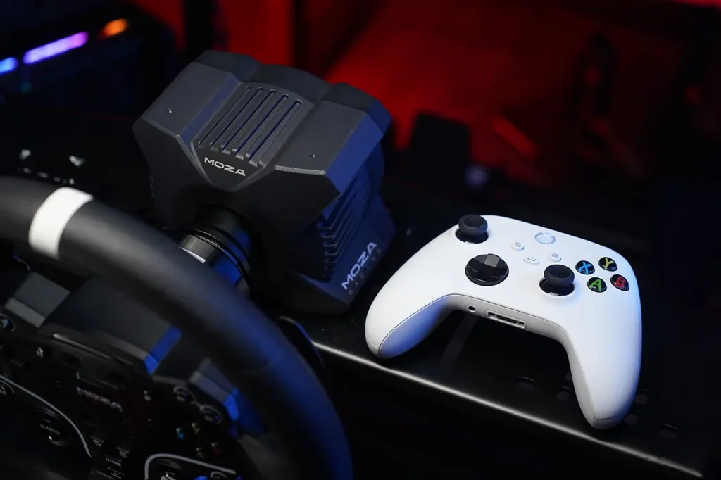 MOZA R3 wheel base Xbox controller