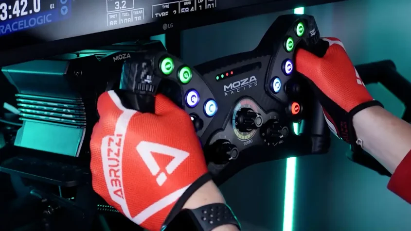MOZA KS Steering wheel gameplay